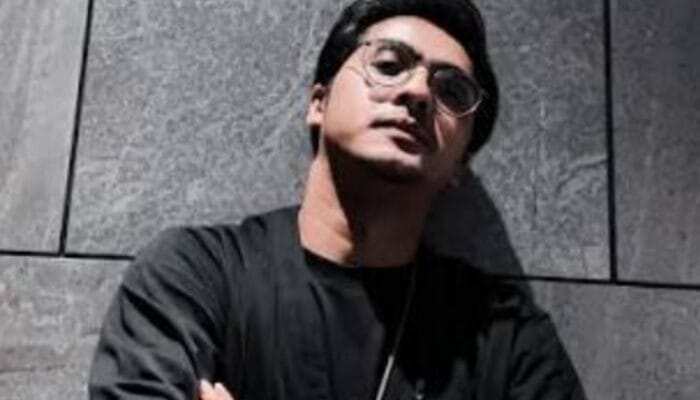 Viral Video Karaoke, Ricky Harun Tunjukkan Momen Mesra dengan Herfiza