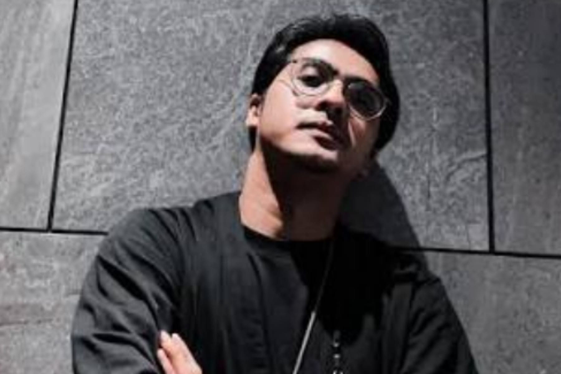 Viral Video Karaoke, Ricky Harun Tunjukkan Momen Mesra dengan Herfiza
