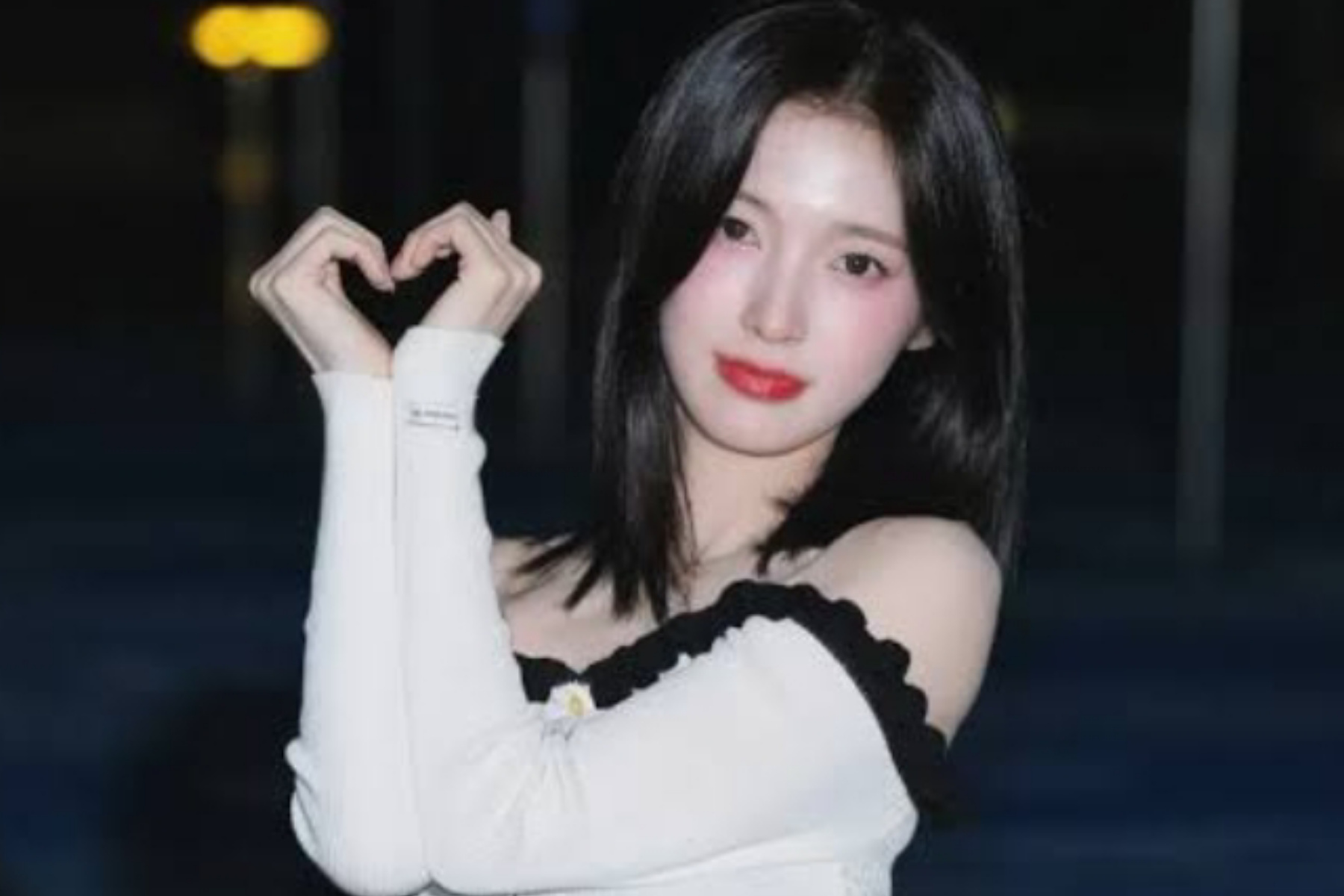 Arin Sapa Penggemar dengan Kehangatan di Tahun Baru Imlek