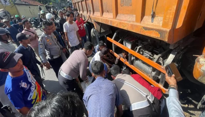 Detik-detik Evakuasi Korban Kecelakaan di Sukatani Purwakarta