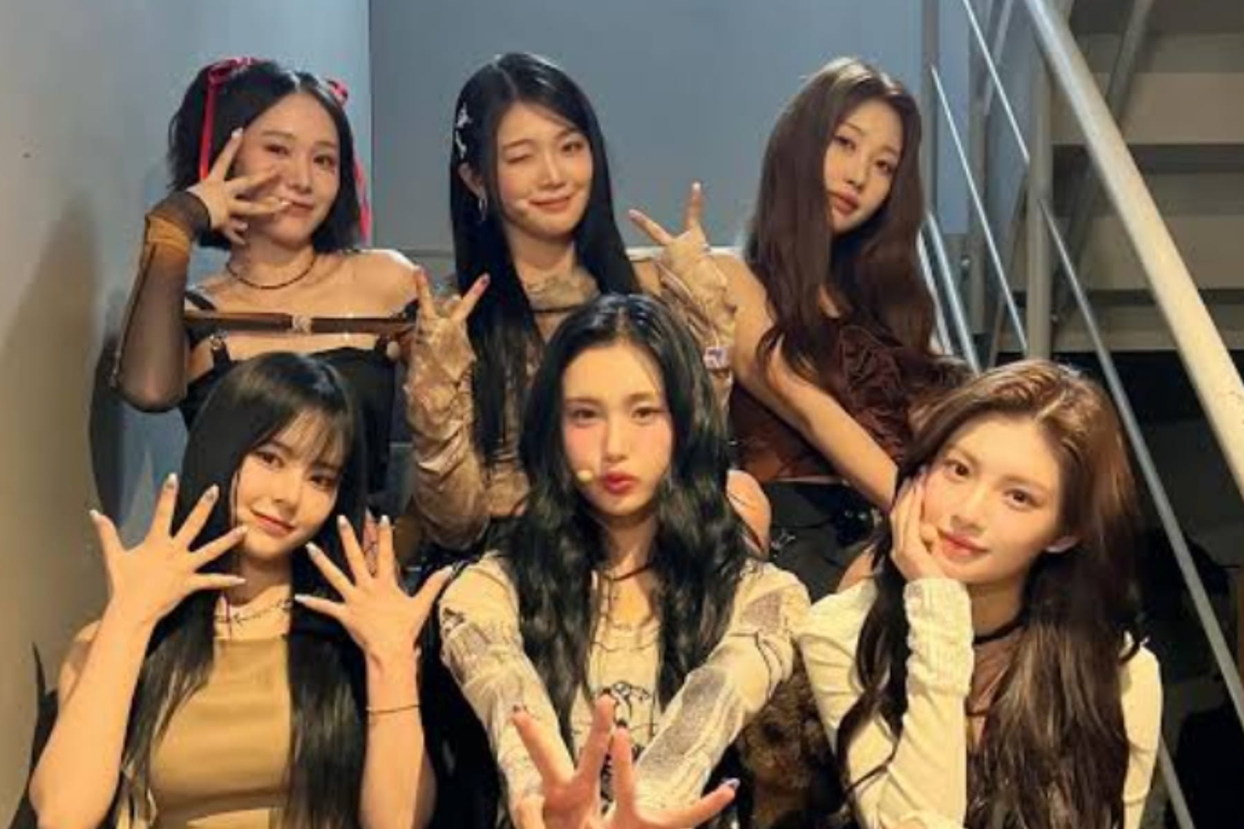 Formasi Baru EVERGLOW dan Kejutan Album 'CODE'