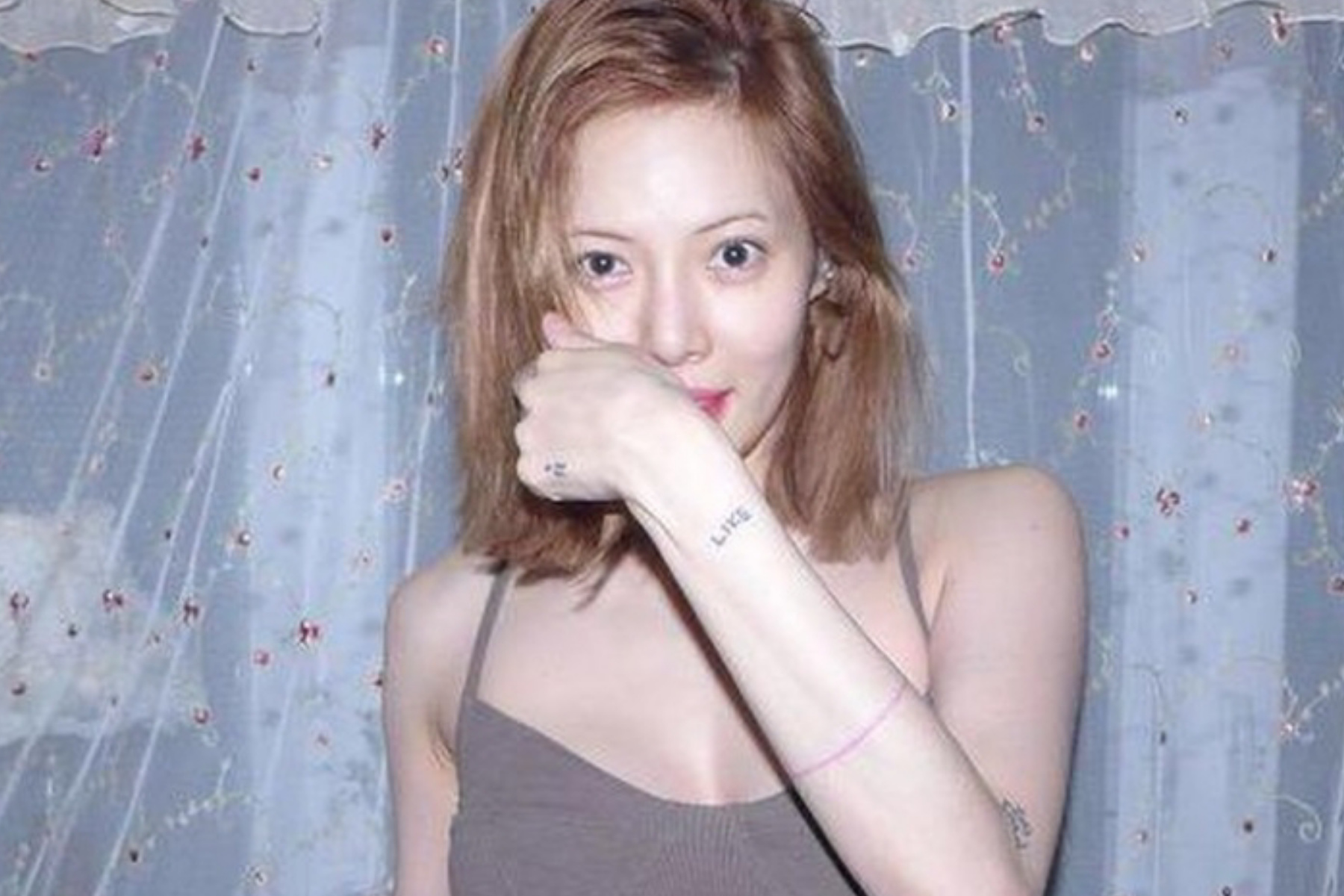 Gaya Berani HyunA dan Jawaban Tegas Atas Rumor Kehamilan