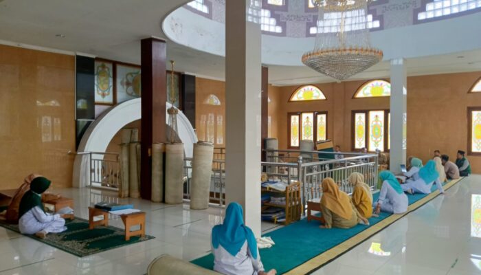 Membasuh Lelah dengan Seteguk Berkah: Jejak Ramadhan 1447 Hijriah di Selasar RSUD R Syamsudin SH Kota Sukabumi 2 IMG 20260224 190140