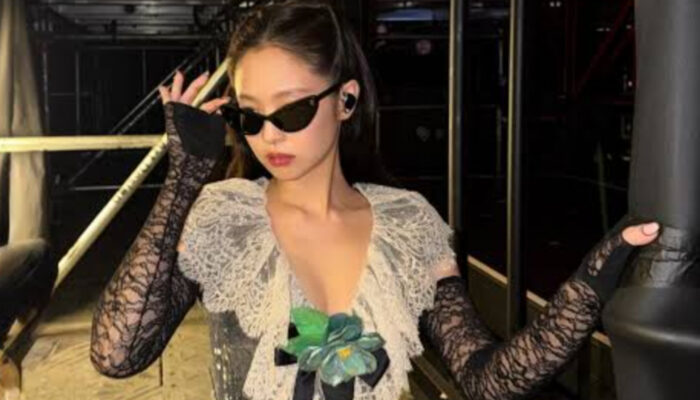 Jennie BLACKPINK Pukau New York Fashion Week