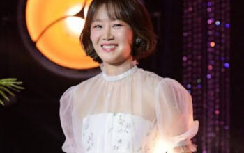 Keakraban Gong Hyo Jin dan Kim Go Eun di Media Sosial