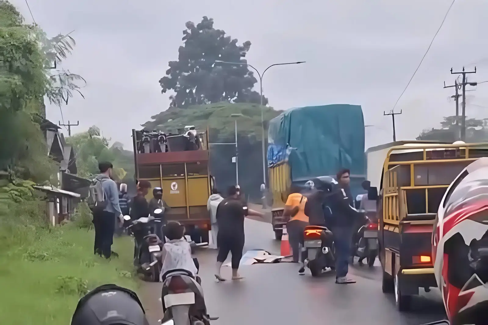Kecelakaan Lalu-lintas: Pemotor Terlindas di Purwasari Karawang