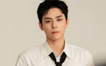 Klarifikasi Kim Do Hoon Terkait Insiden 'Pegang Tangan' Karina aespa