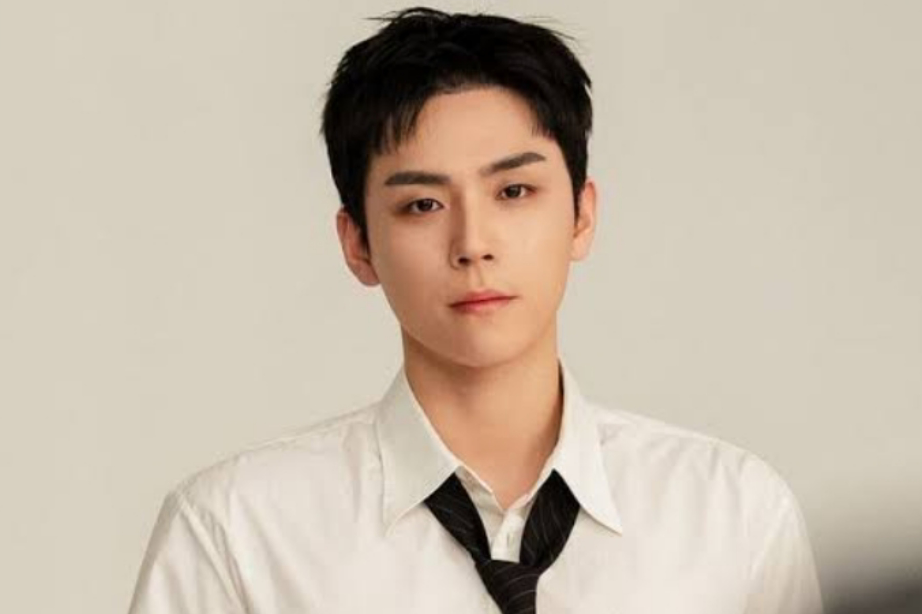 Klarifikasi Kim Do Hoon Terkait Insiden 'Pegang Tangan' Karina aespa