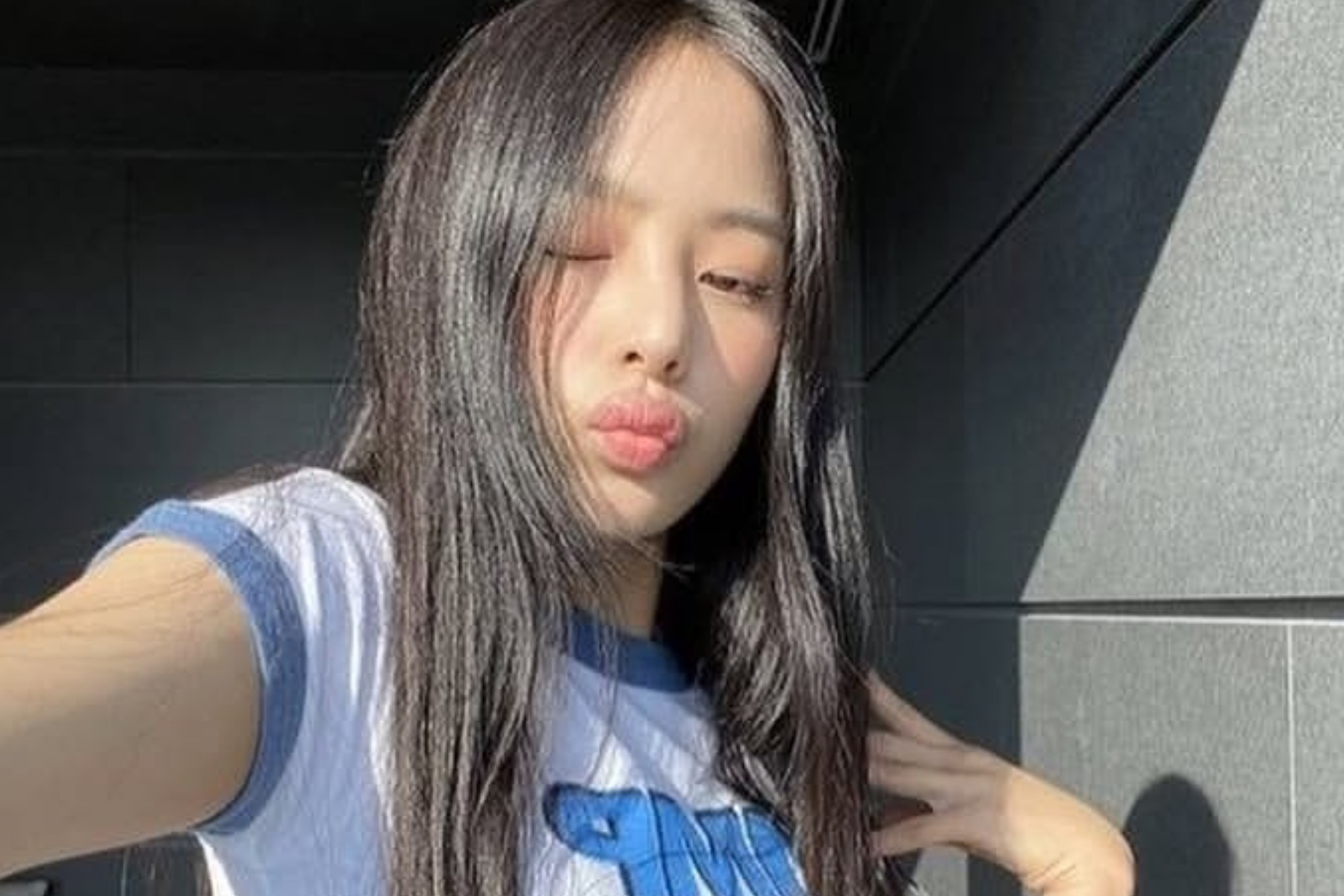 Klarifikasi V BTS Soal Pesan Privat dengan Min Hee Jin