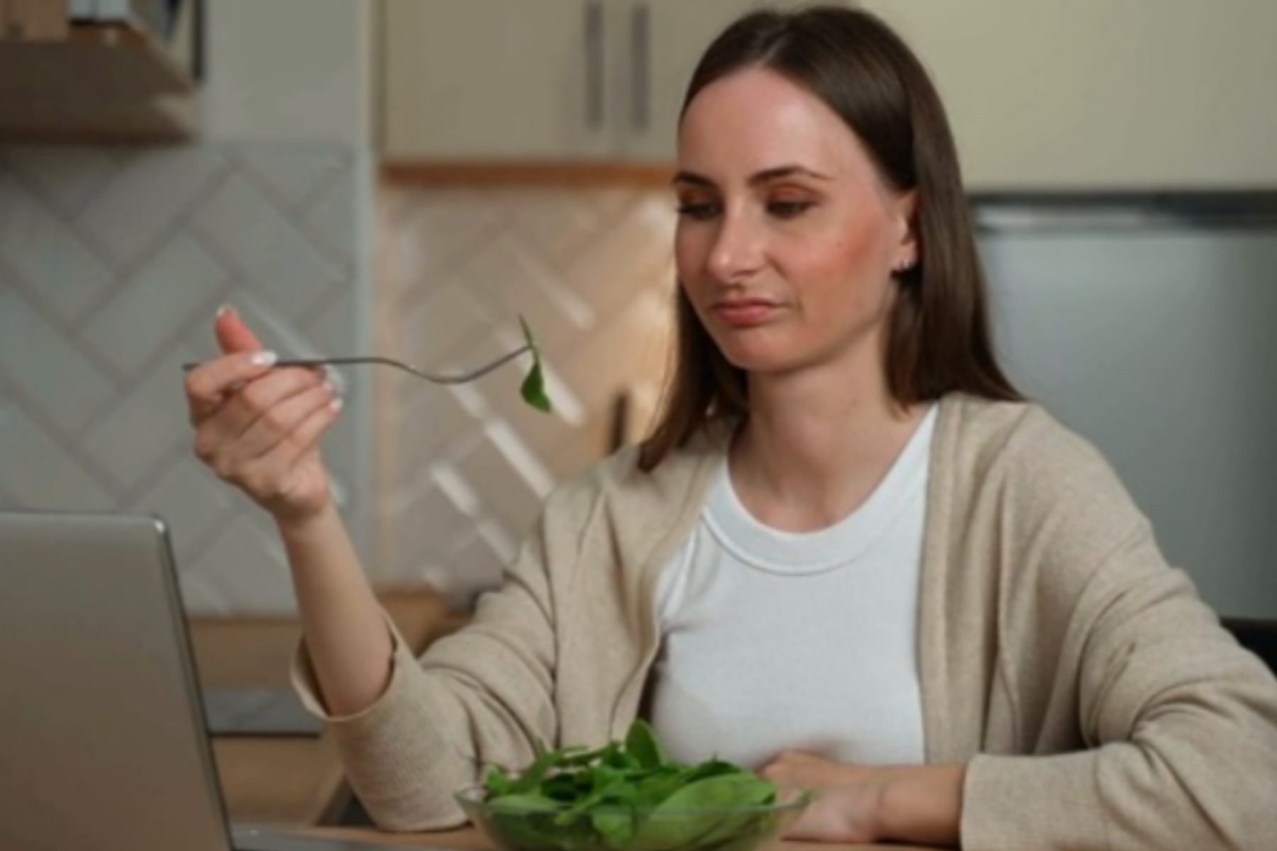 Lapar Tapi Tak Selera Makan? Kenali Penyebab dan Solusinya