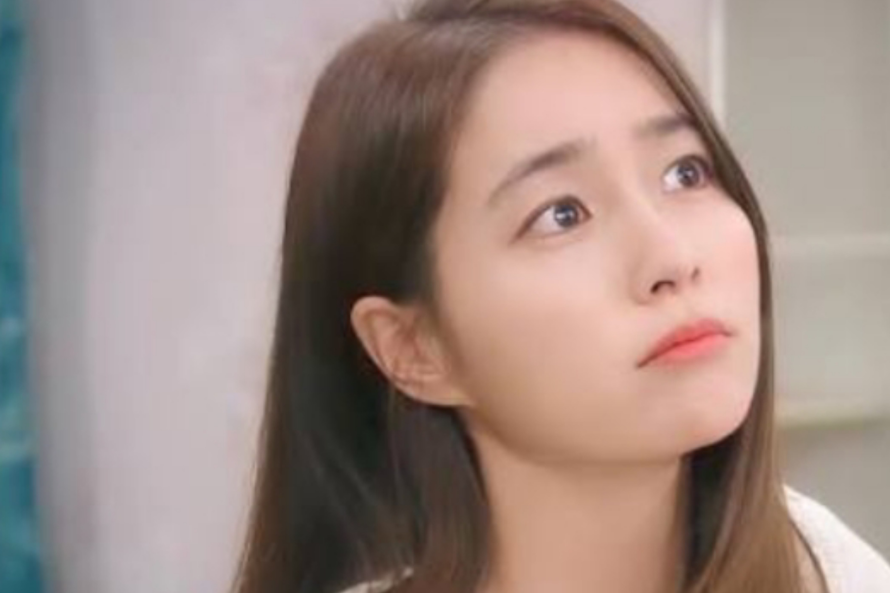 Liburan Eksotis Lee Min Young di Hawaii: Tampil Memukau Pasca Menikah