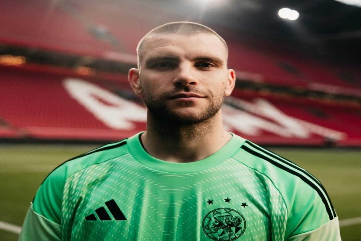 Maarten Paes Resmi Berseragam Ajax 1 Maarten Paes Resmi Berseragam Ajax