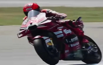 Marquez Bayangi Bezzecchi, Selisih Super Tipis!