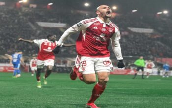 Marseille Tumbang, Brest Menang 2-0