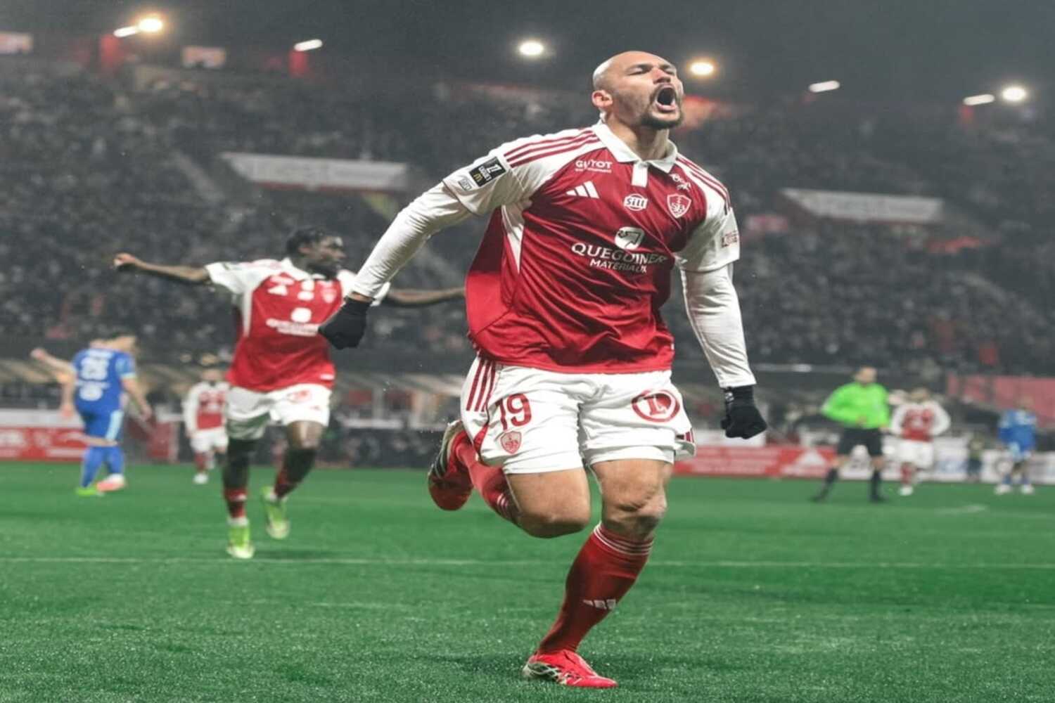 Marseille Tumbang, Brest Menang 2-0