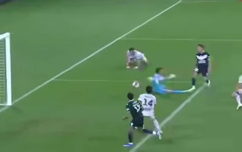 Melbourne Victory vs Adelaide Utd: Persaingan 4 Besar Memanas 2 Melbourne Victory vs Adelaide Utd: Persaingan 4 Besar Memanas