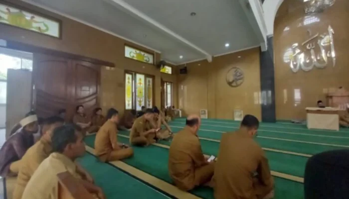 Membasuh Lelah dengan Seteguk Berkah: Jejak Ramadhan 1447 Hijriah di Selasar RSUD R Syamsudin SH Kota Sukabumi