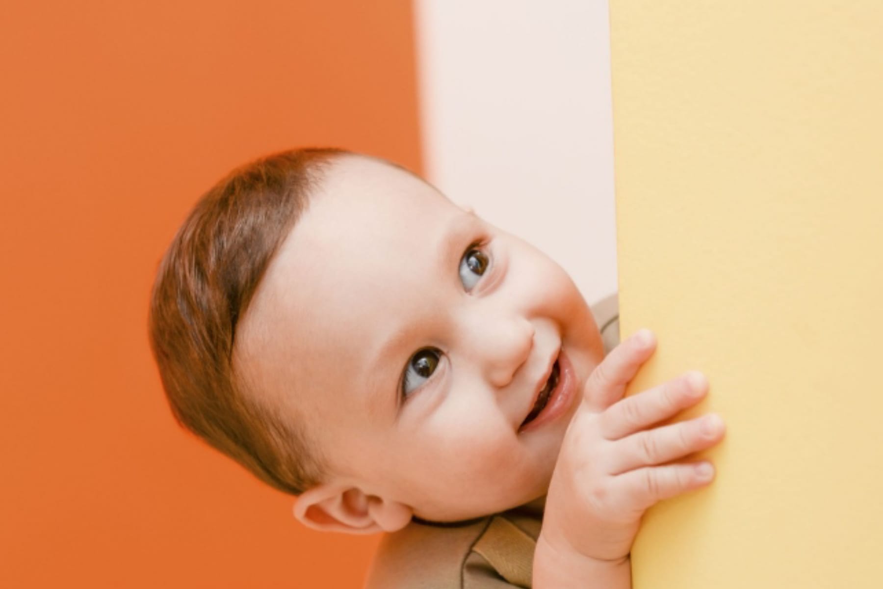 Menemukan Sejatinya Kebahagiaan: Lebih dari Sekadar Tawa