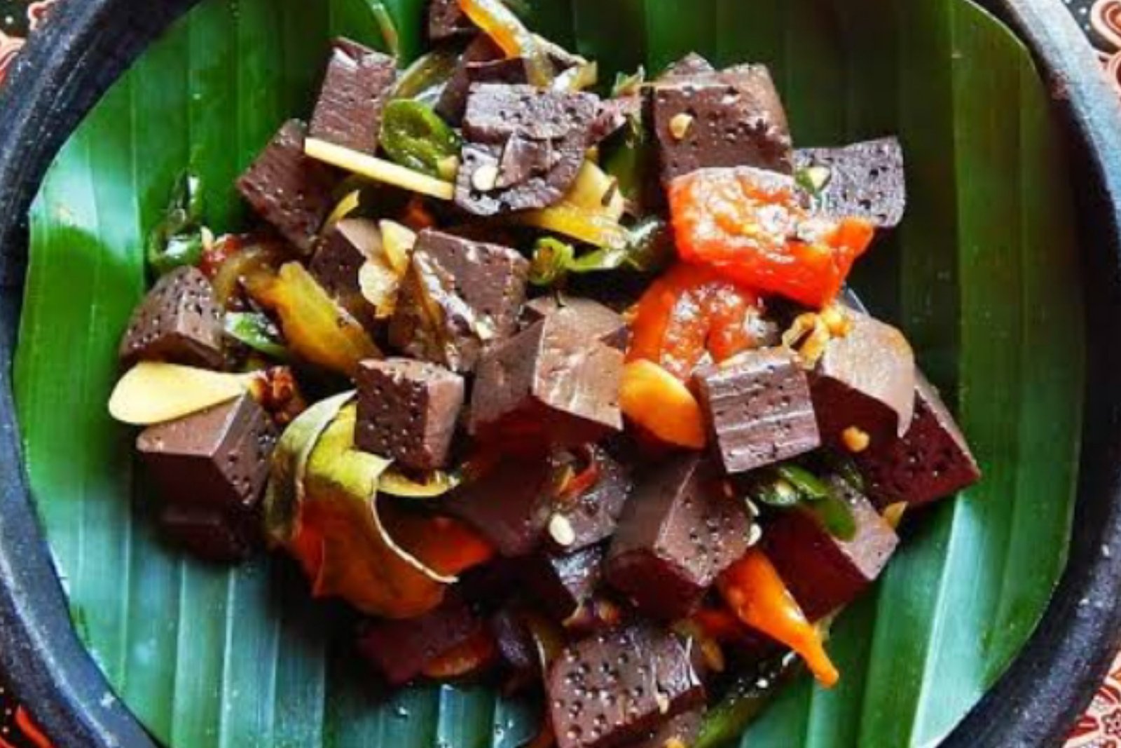 Mengenal Saren: Kuliner Tradisional yang Kontroversial