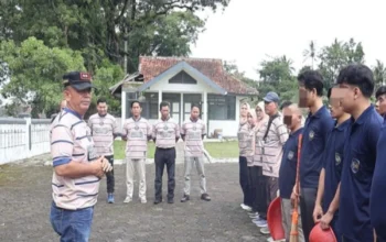 Mengetuk Pintu Langit di Pusara Pahlawan: Jejak Taubat Warga Binaan Lapas Sukabumi Menjelang Ramadhan 1447 H 7 Mengetuk Pintu Langit di Pusara Pahlawan: Jejak Taubat Warga Binaan Lapas Sukabumi Menjelang Ramadhan 1447 H