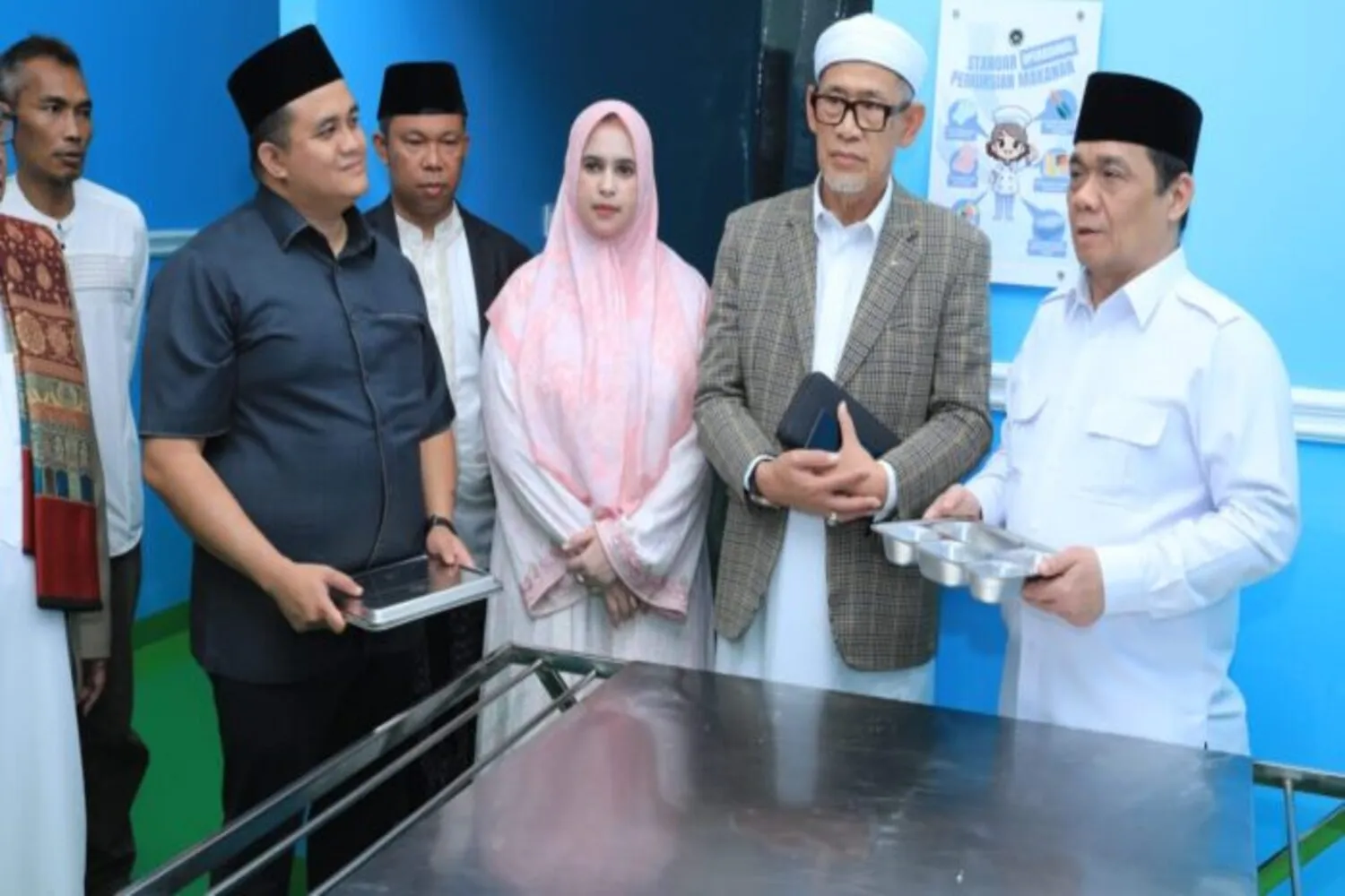 Menjemput Masa Depan dari Balik Program MBG, Ketegasan Wakil Menteri Riza Patria Saat Kunjungi Dapur SPPG Sadeng 004 Bogor