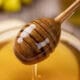Minum Madu Saat Perut Kosong: Fakta Medis dan Manfaatnya