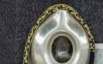 Misteri Hajar Aswad: Tinjauan Sains di Balik Batu Surga 1 Misteri Hajar Aswad: Tinjauan Sains di Balik Batu Surga