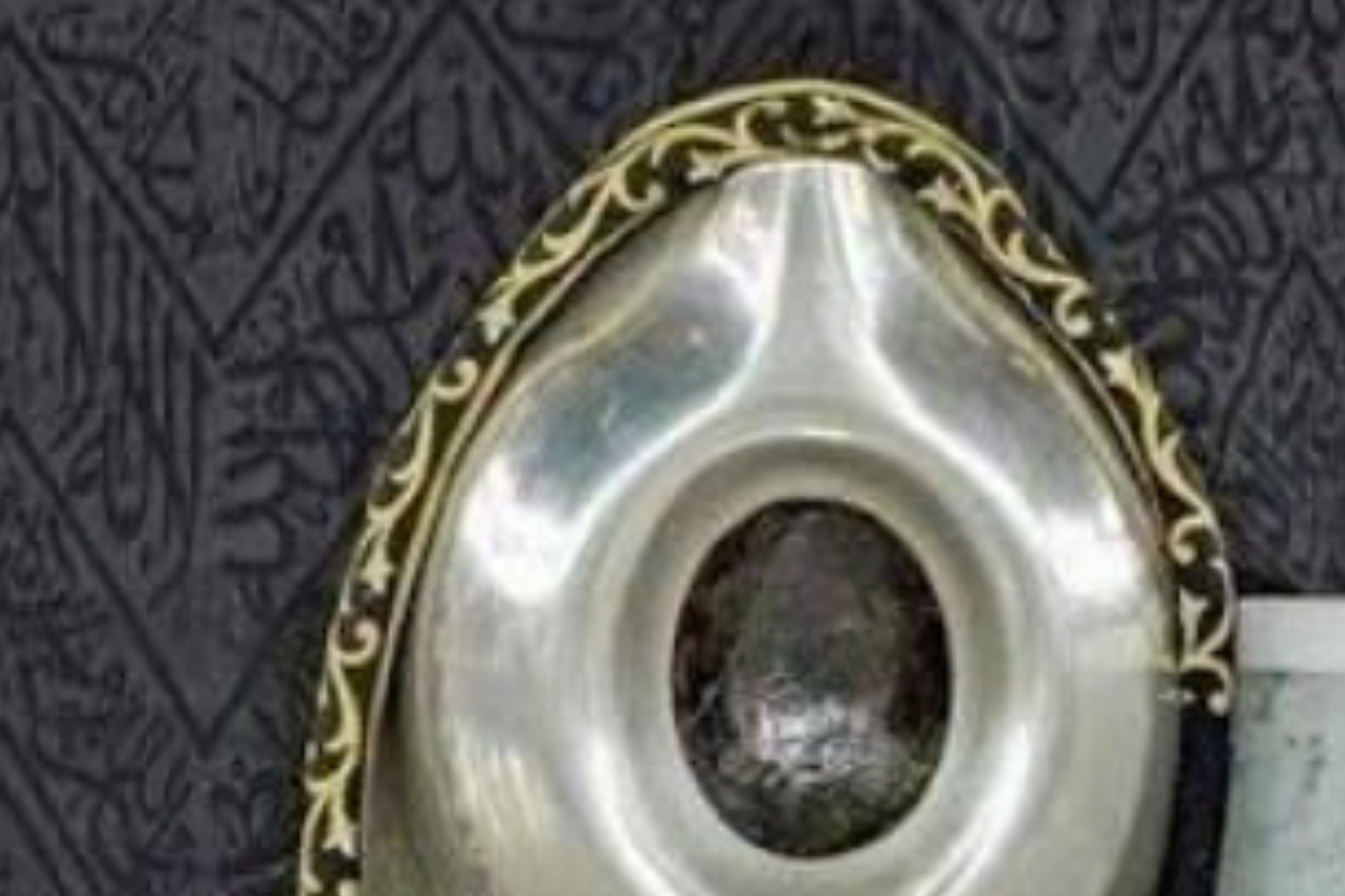 Misteri Hajar Aswad: Tinjauan Sains di Balik Batu Surga