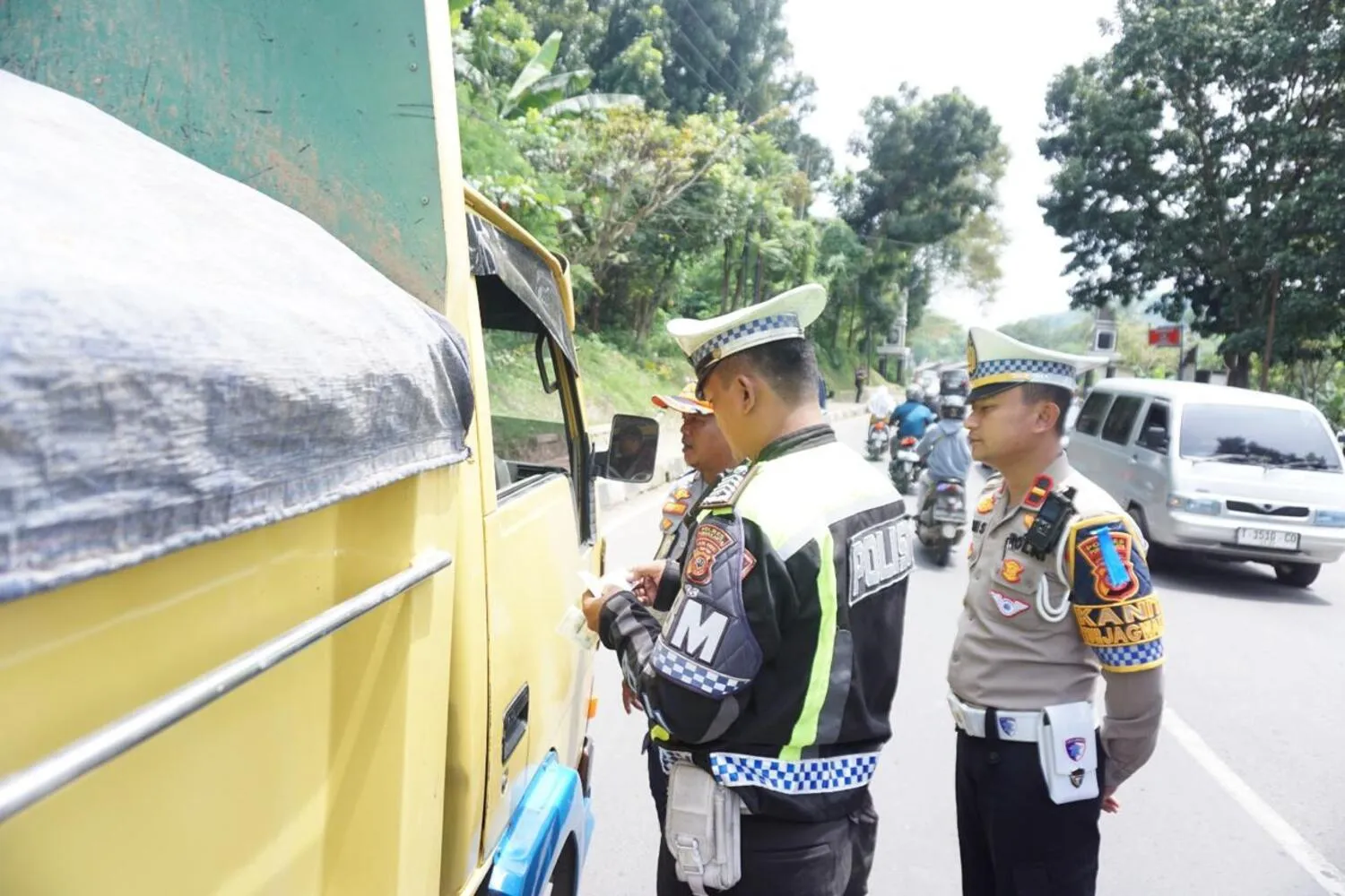 Operasi Gabungan di Purwakarta, Truk Bandel Kena Sanksi