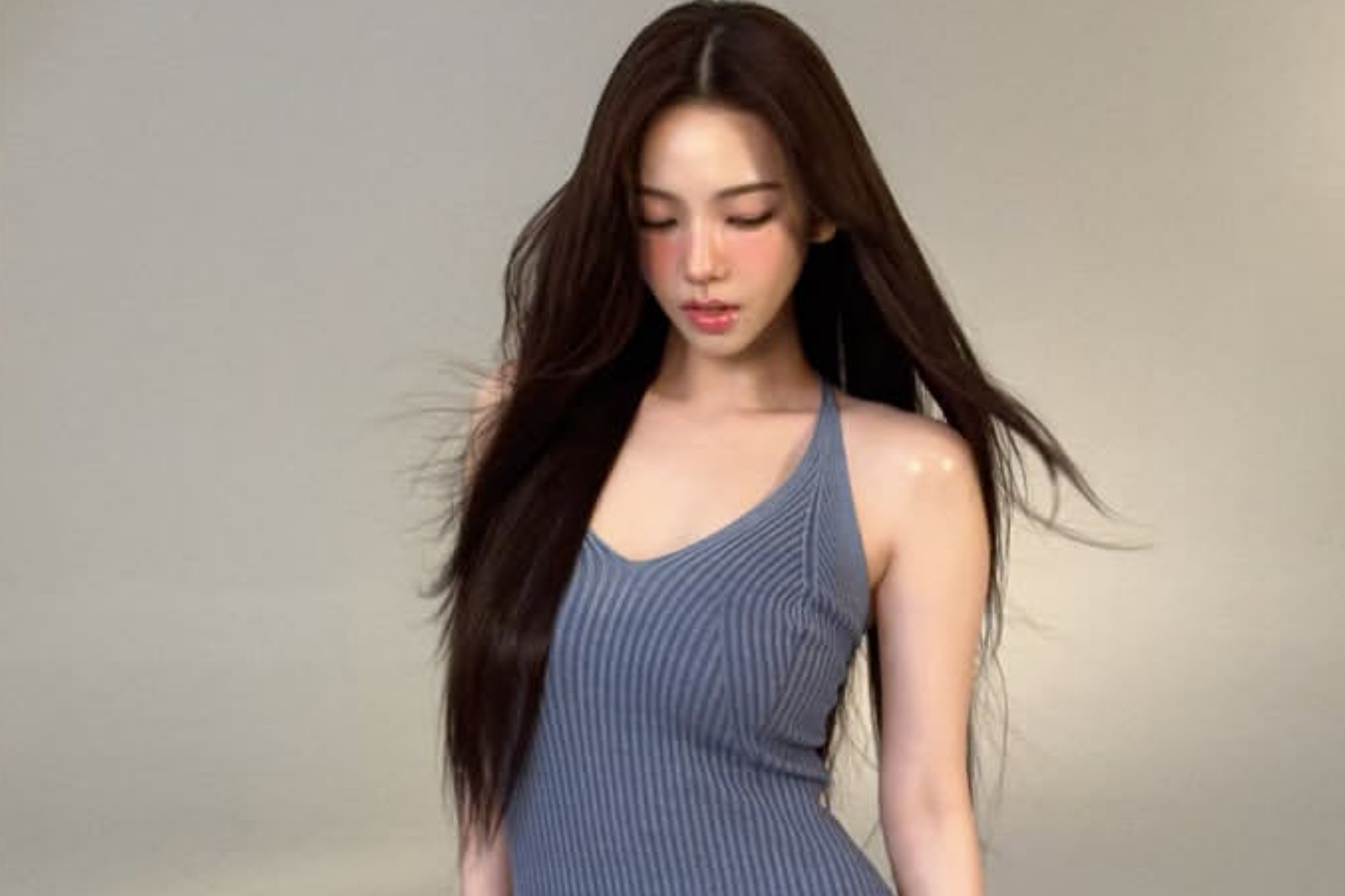 Pesona Karina aespa dalam Kolaborasi Terbaru Marie Claire x Chanel