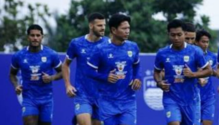 Pesta Gol di GBLA: Persib Bandung Hancurkan Madura United 5-0!