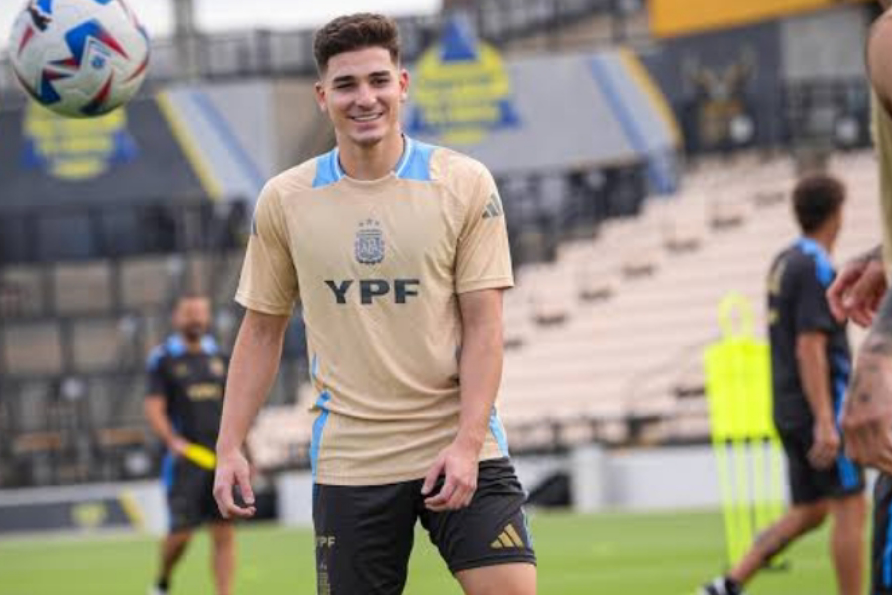 Rumor Transfer: Julian Alvarez dan Ambisi Barcelona