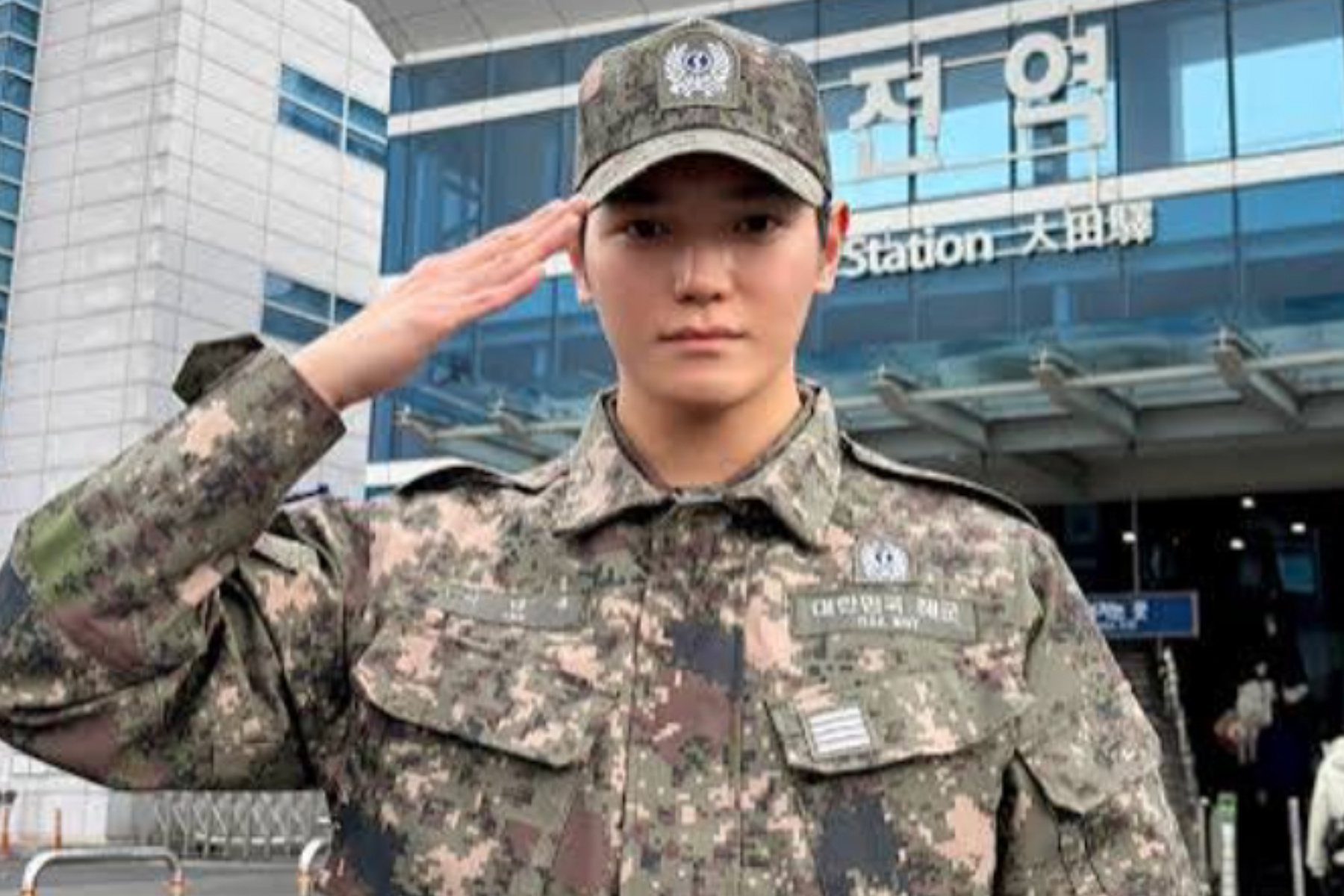 Sisi Lain Taeyong NCT dalam Marie Claire Korea