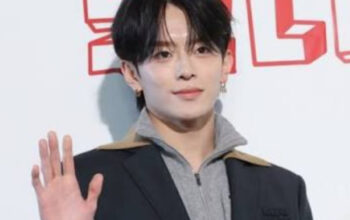 Transformasi Kangmin VERIVERY: Dari Siswa Biasa Menjadi Hero di 'Jump Boy LIVE' 3 Transformasi Kangmin VERIVERY: Dari Siswa Biasa Menjadi Hero di 'Jump Boy LIVE'