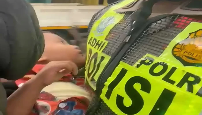 Aksi Heroik Polisi Cianjur Selamatkan Balita Kejang