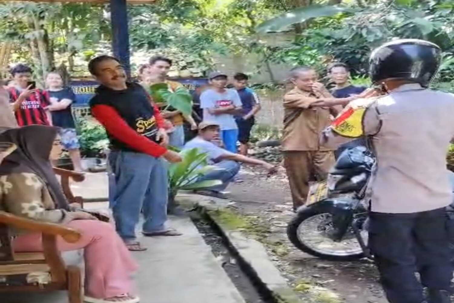 Aksi Penipuan Gagal! Gelang Emas Nenek Encar di Cianjur Hampir Raib
