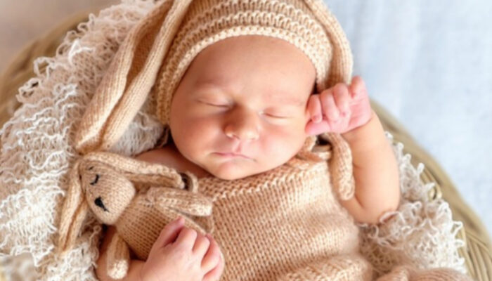 Anak Masuk Usia 1 Tahun: Masih Perlukah Minum Susu atau Cukup Makan?