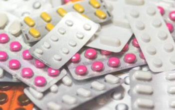 Bahaya Efek Minum Obat Kadaluarsa: Jangan Anggap Remeh! 3 Bahaya Efek Minum Obat Kadaluarsa: Jangan Anggap Remeh!