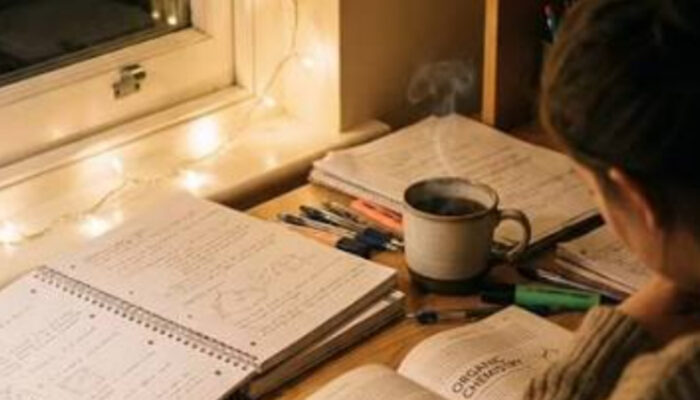 Belajar Sambil Dengar Musik? Kenali Jenis Musik yang Bisa Bikin Otak Makin Encer