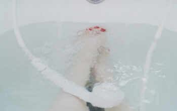 Bolehkah Sering Mandi Saat Berpuasa? Cek Faktanya