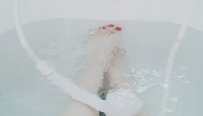 Bolehkah Sering Mandi Saat Berpuasa? Cek Faktanya