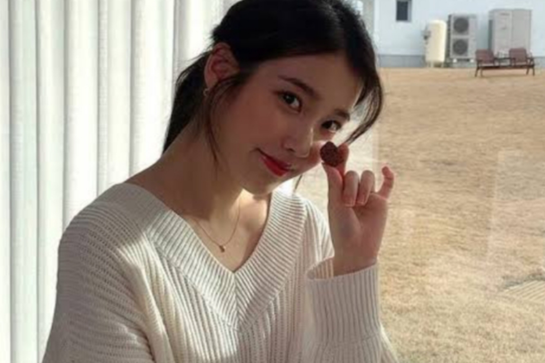 Byeon Woo Seok dan IU Bertemu di 'IU's Palette'