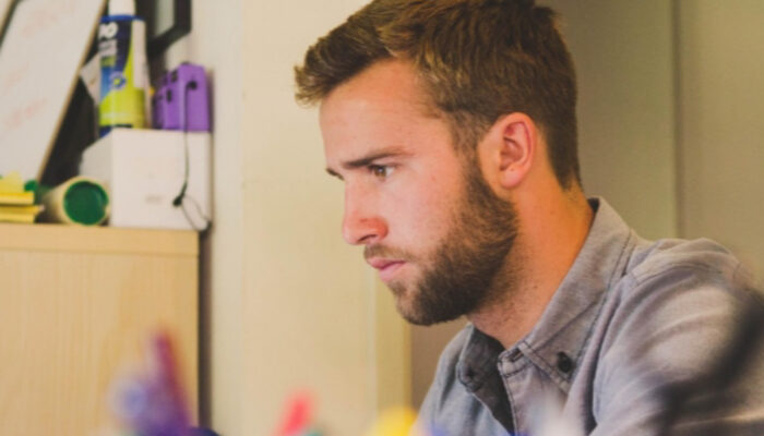 Cara Ampuh Melihat Sisi Baik di Tempat Kerja Setiap Hari