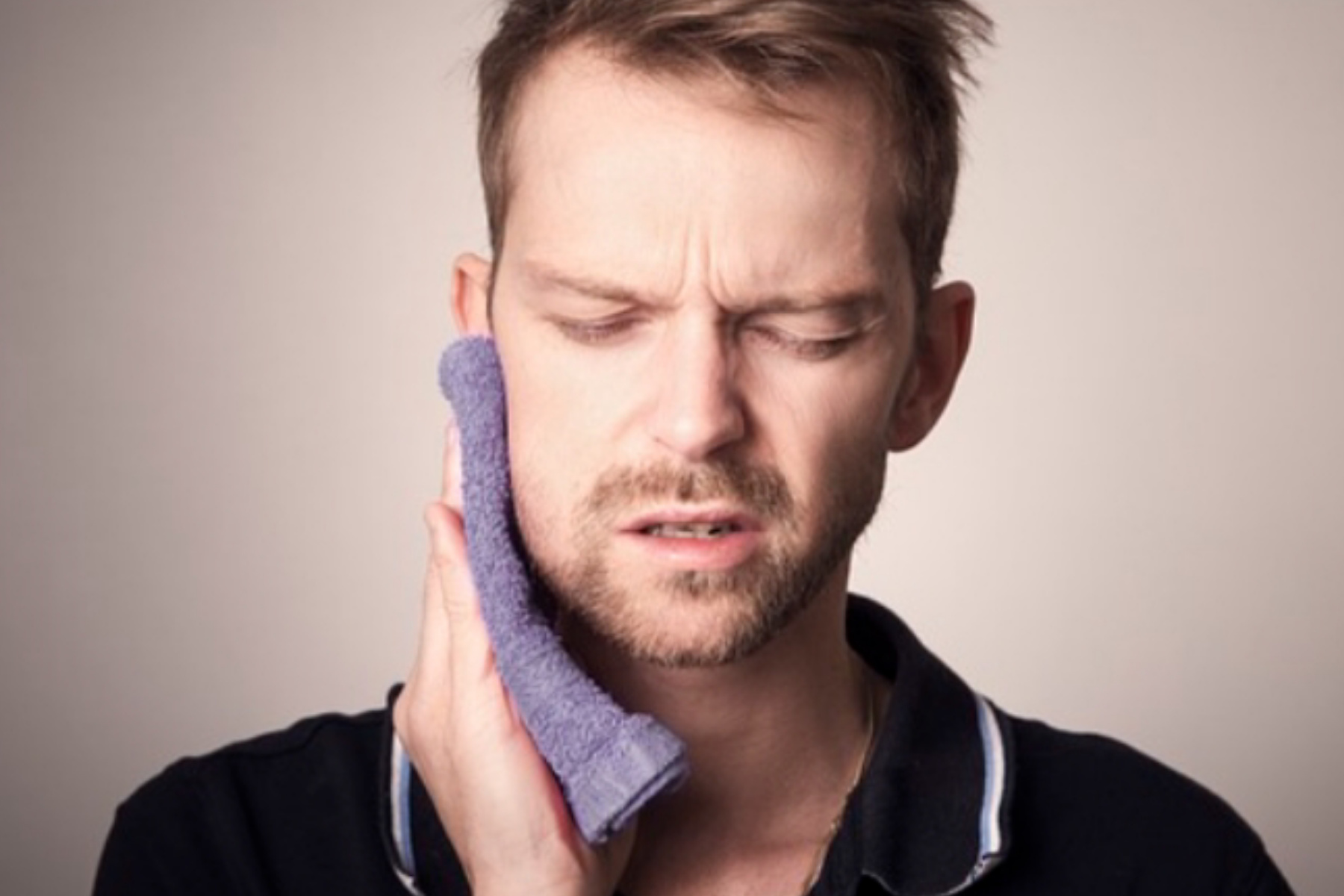 Cara Cepat Mengatasi Sakit Gigi yang Menyiksa: Solusi Ampuh di Rumah! 1 Cara Cepat Mengatasi Sakit Gigi yang Menyiksa: Solusi Ampuh di Rumah!