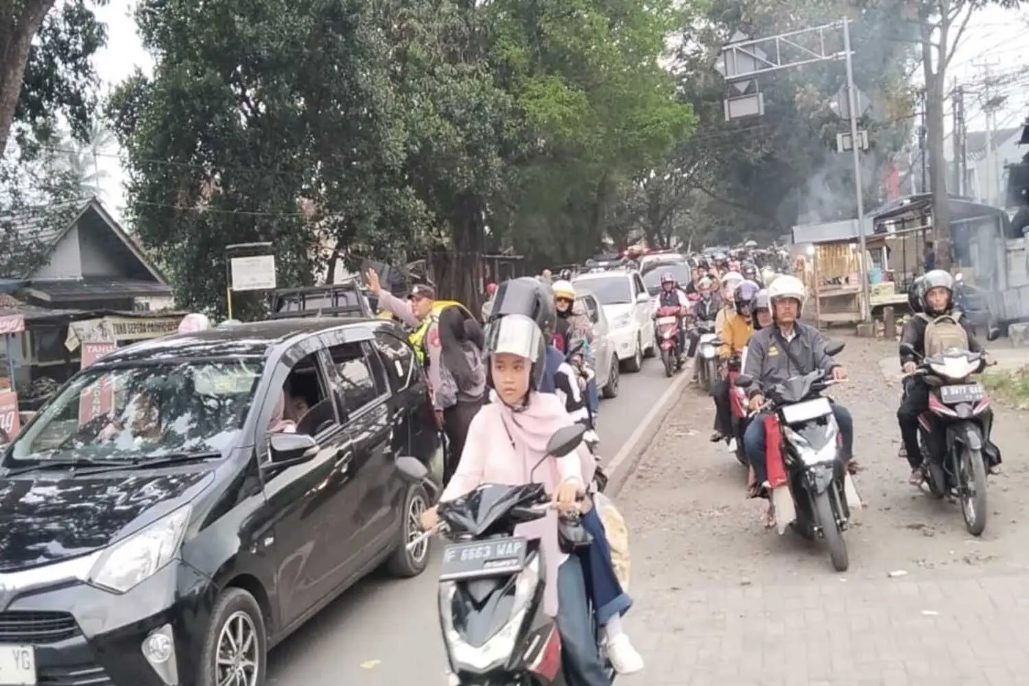 Cianjur Lumpuh! Arus Balik Lebaran Picu Macet Panjang