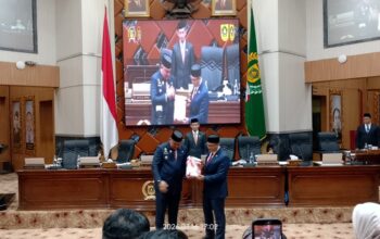 Dua Agenda Penting di Rapat Paripurna DPRD Kabupaten Bogor: Dari Laporan LKPJ TA 2025 hingga Pelantikan Kades PAW 3 Dua Agenda Penting di Rapat Paripurna DPRD Kabupaten Bogor: Dari Laporan LKPJ TA 2025 hingga Pelantikan Kades PAW