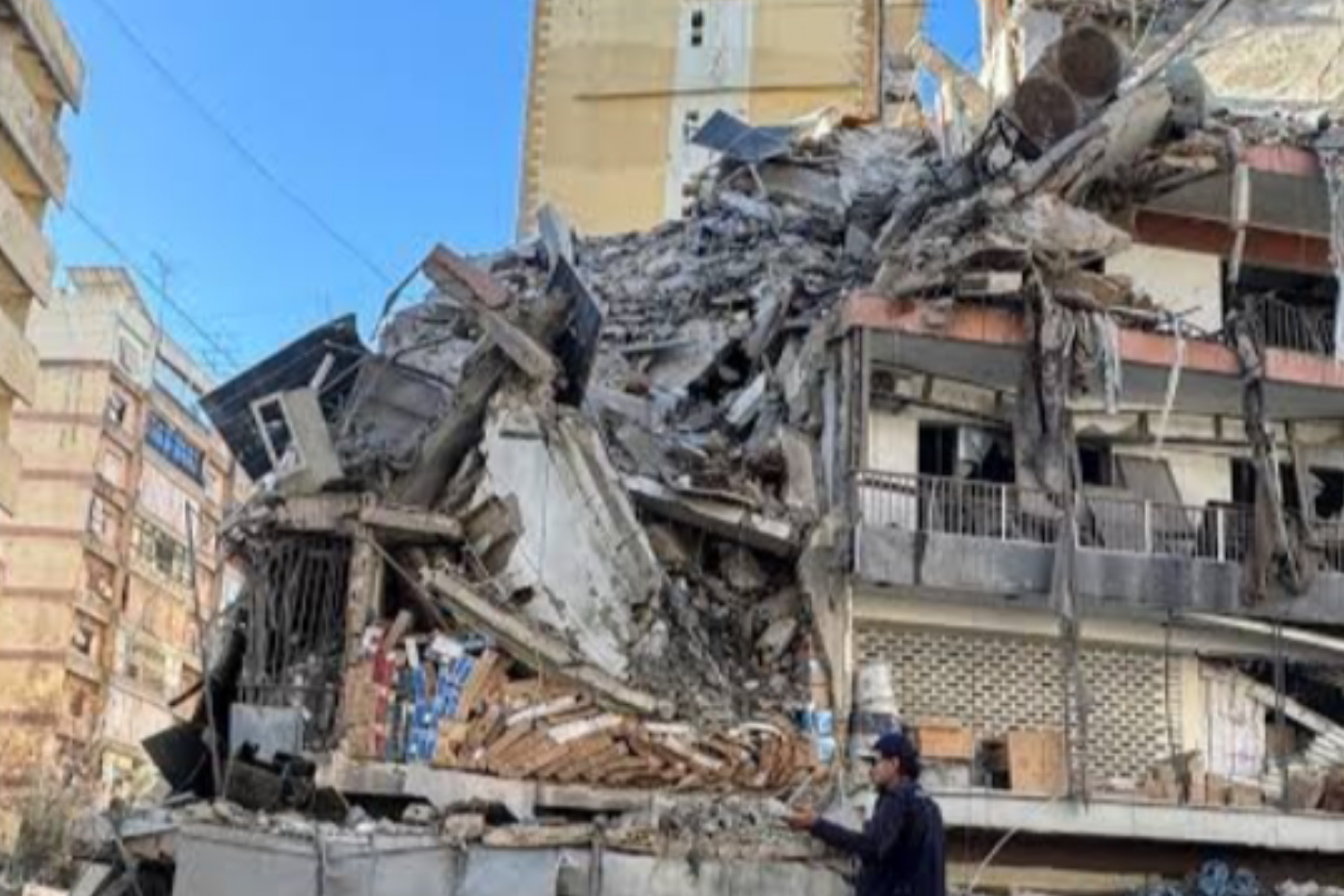 Eskalasi di Beirut: Ribuan Warga Mengungsi Akibat Serangan Udara