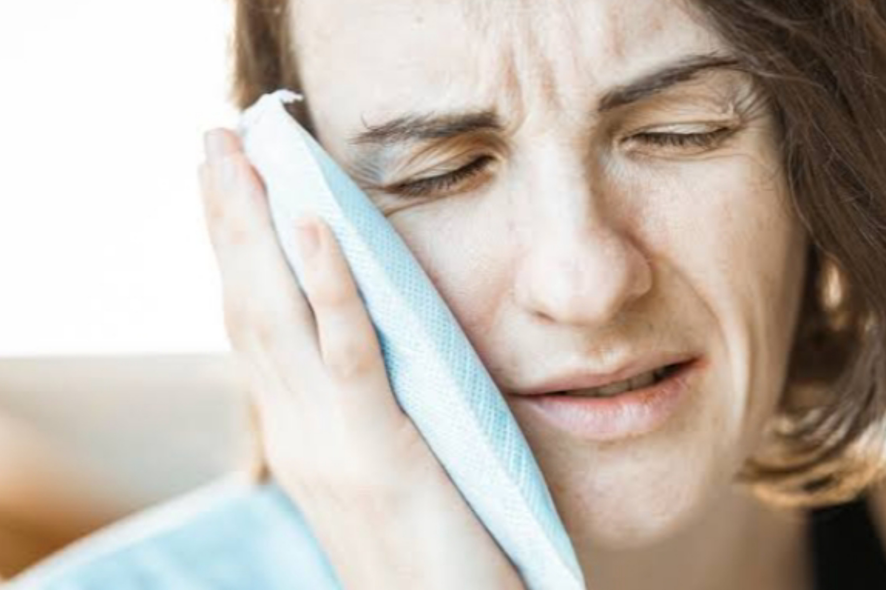 Gusi Bengkak Mengganggu? Ini Cara Cepat Mengatasinya!