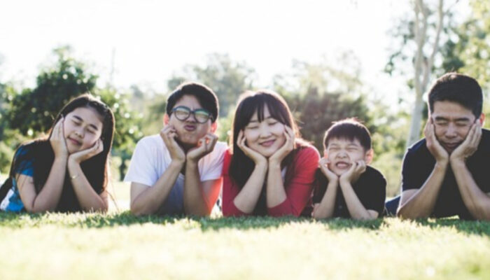 Harmoni Kalbu: Cara Ampuh Menghindari Sifat Iri Dengki dalam Keluarga