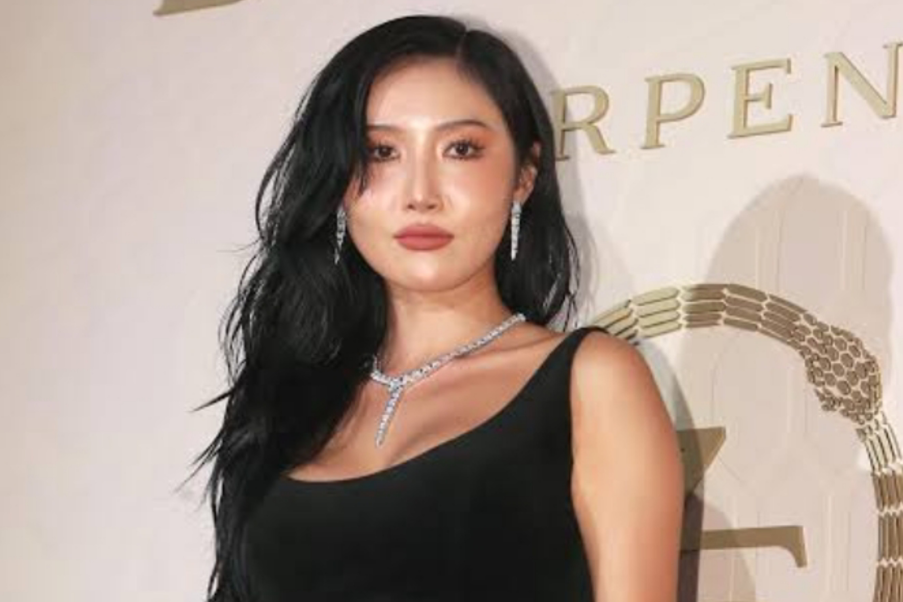 Hwasa MAMAMOO Siap Comeback Mei: Ratu Solo Kembali Beraksi!